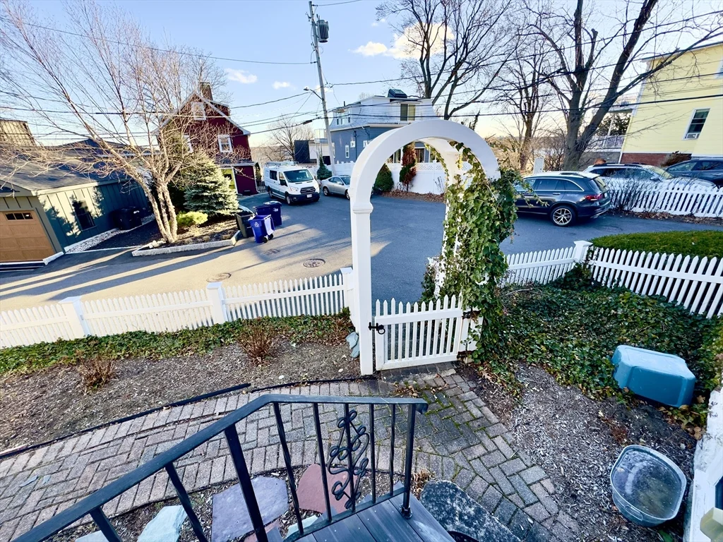 3 bed, 2 bath apartment for rent at 8 Fox Point, Dorchester — photo 20 of 39