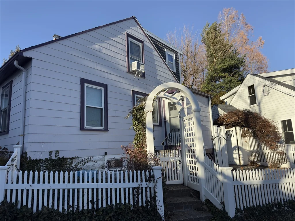 3 bed, 2 bath apartment for rent at 8 Fox Point, Dorchester — photo 2 of 39