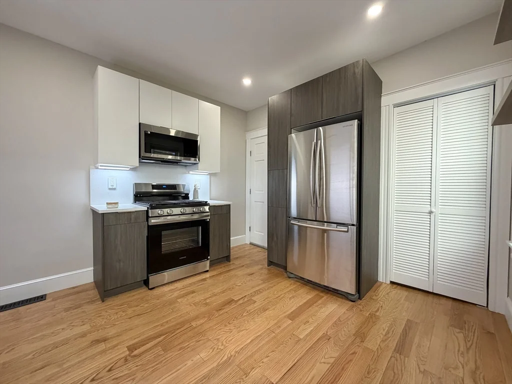 2 bed, 1 bath apartment for rent at 8 Fox St Unit 1, Dorchester — photo 7 of 17