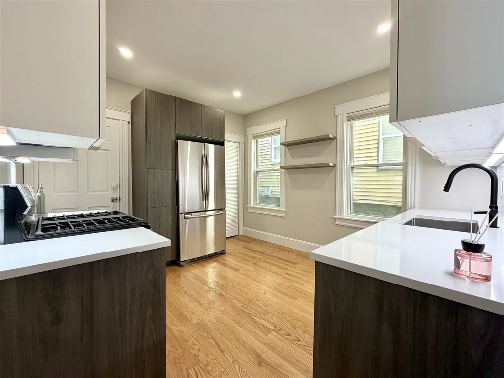 2 bed, 1 bath apartment for rent at 8 Fox St Unit 1, Dorchester — photo 6 of 17