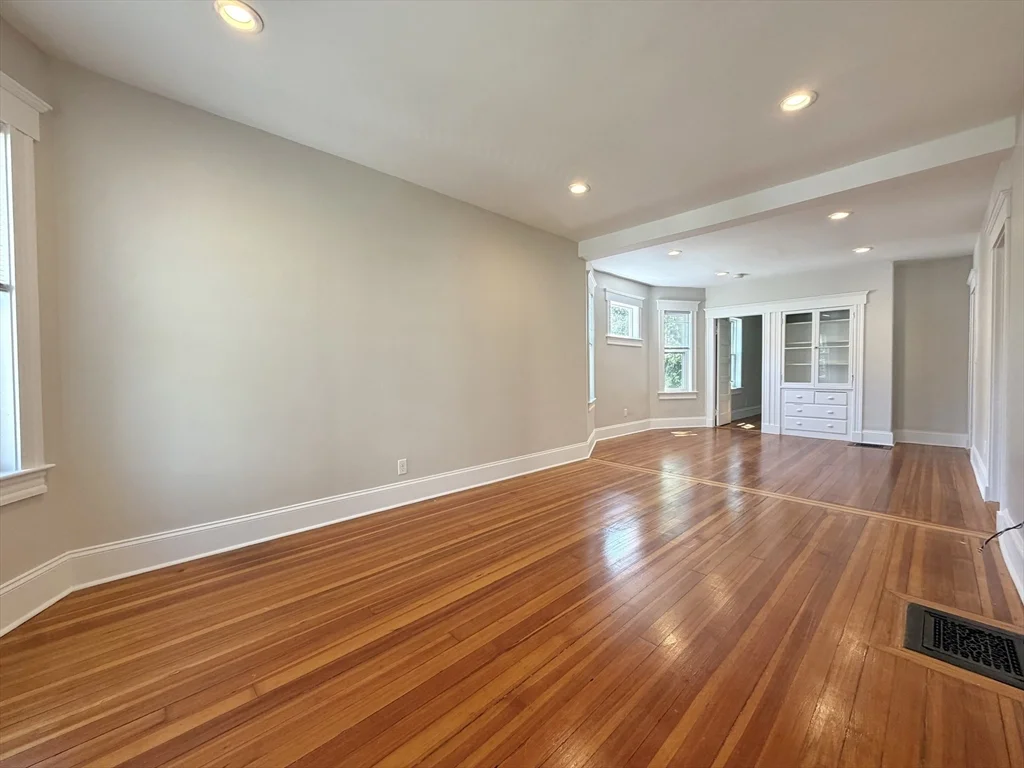 2 bed, 1 bath apartment for rent at 8 Fox St Unit 1, Dorchester — photo 4 of 17