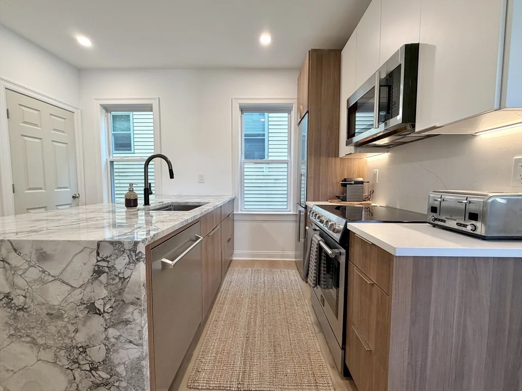 2 bed, 1 bath apartment for rent at 8 Fox St Unit 2, Dorchester — photo 8 of 18