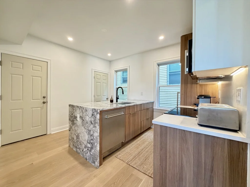 2 bed, 1 bath apartment for rent at 8 Fox St Unit 2, Dorchester — photo 7 of 18