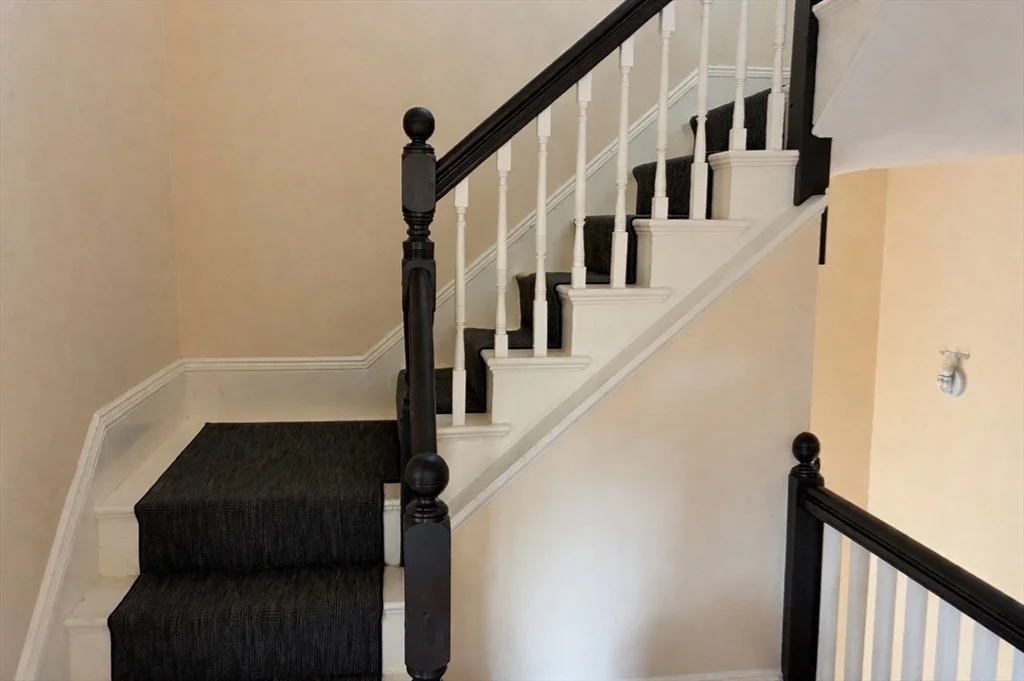 4 bed, 2 bath apartment for rent at 8 Franklin St Unit 2, East Somerville — photo 12 of 19