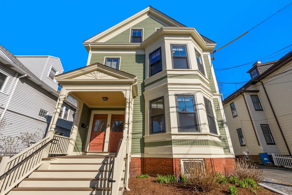 4 bed, 2 bath apartment for rent at 8 Franklin St Unit 2, East Somerville — photo 3 of 19