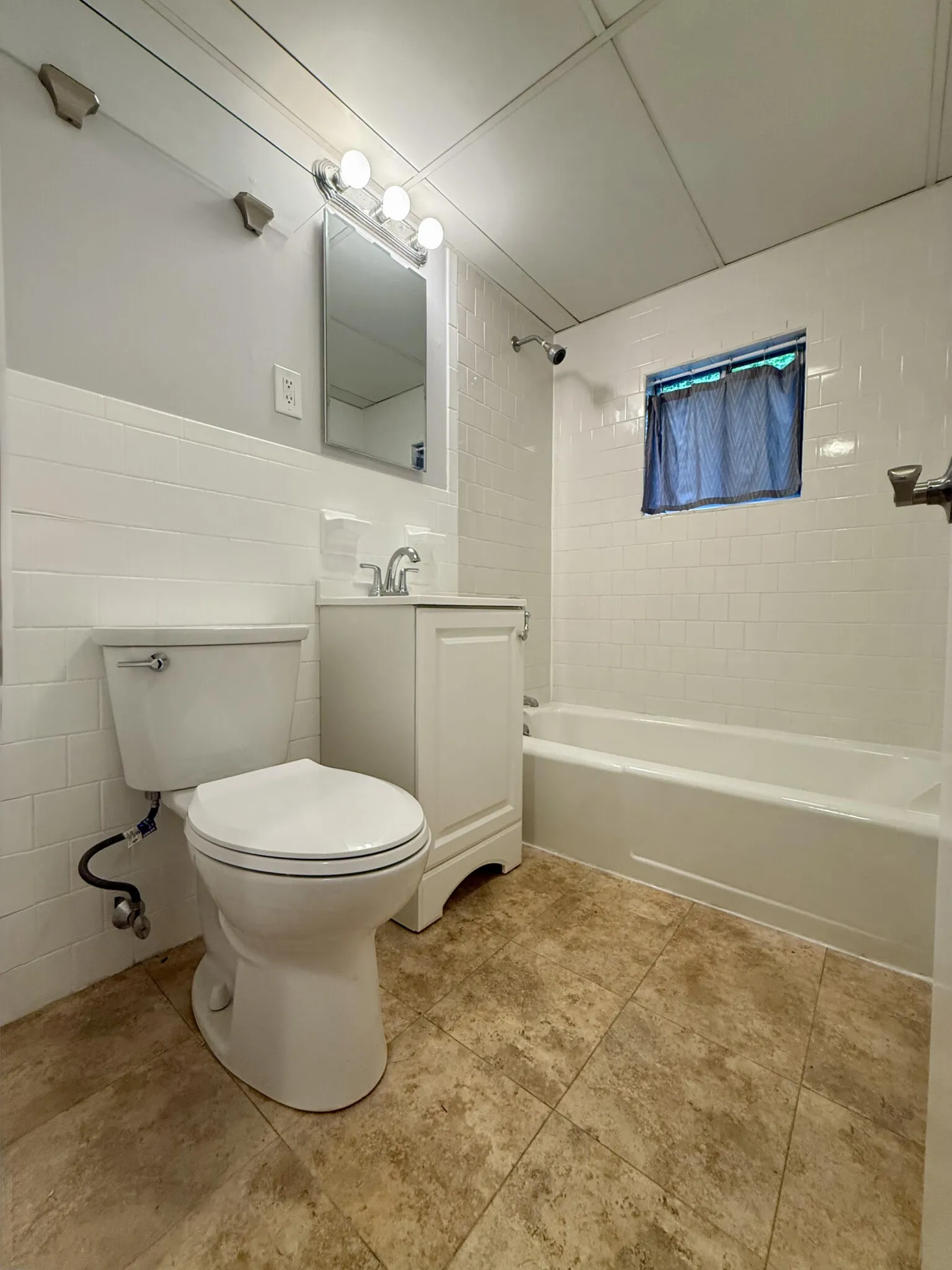 2 bed, 1 bath apartment for rent at 8 Friend St Unit 2, South Side — photo 8 of 9