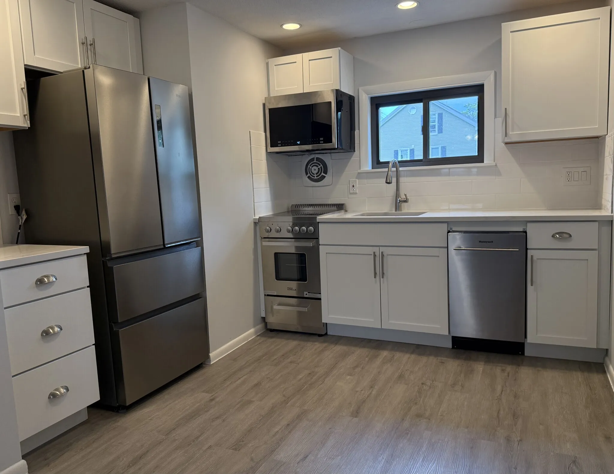 2 bed, 1 bath apartment for rent at 8 Friend St Unit 2, South Side — photo 1 of 9