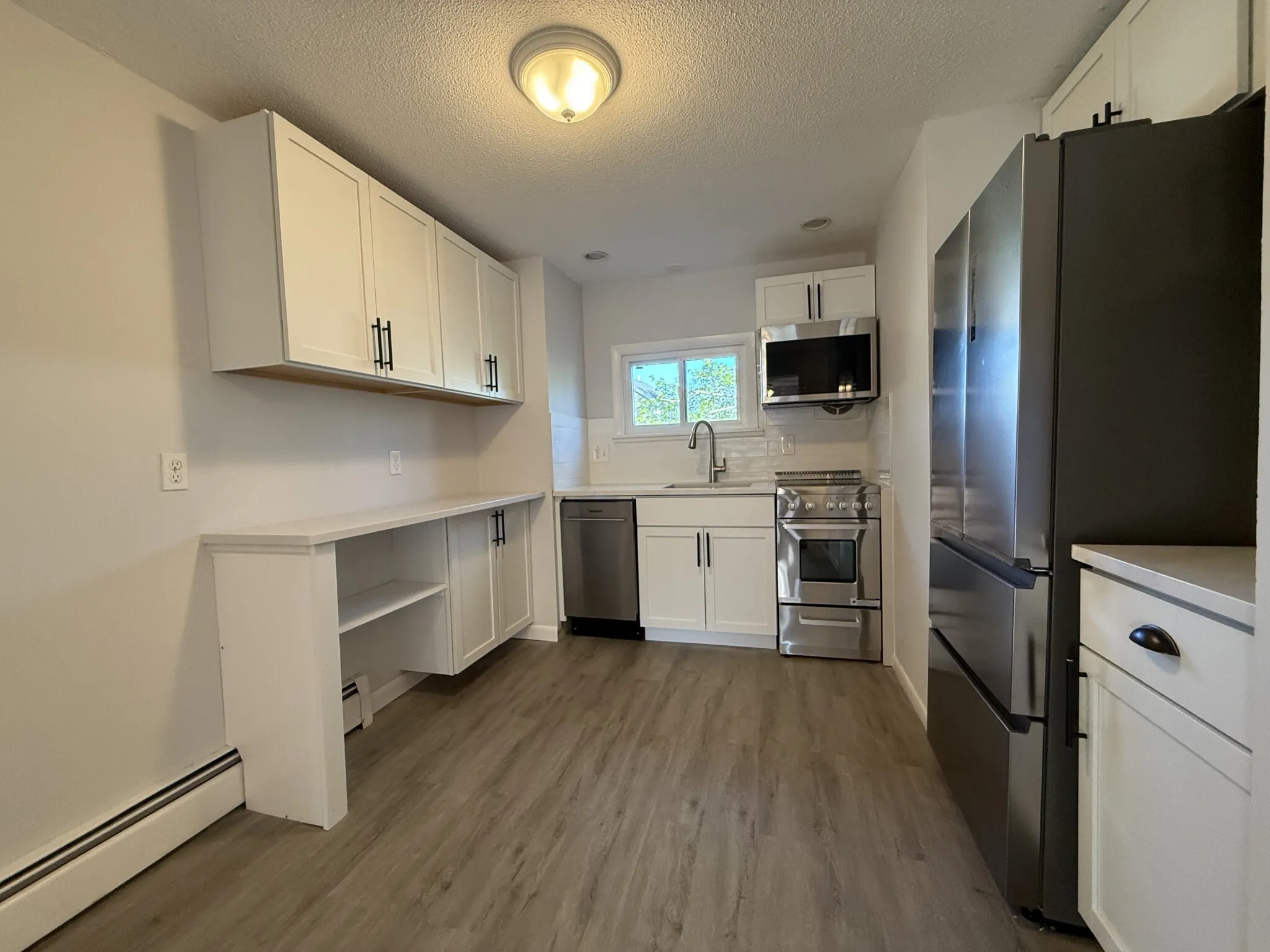 2 bed, 1 bath apartment for rent at 8 Friend St Unit 2, South Side — photo 3 of 9