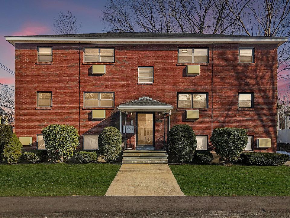 2 bed, 1 bath apartment for rent at 8 Friend St Unit 3, South Side — photo 1 of 10