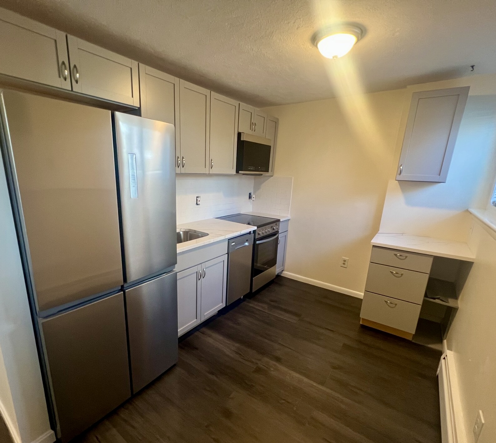 2 bed, 1 bath apartment for rent at 8 Friend St Unit 3, South Side — photo 2 of 10