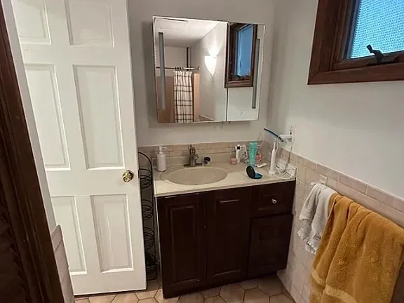 2 bed, 1 bath apartment for rent at 8 Fulkerson St Unit 1A, East Cambridge — photo 8 of 9