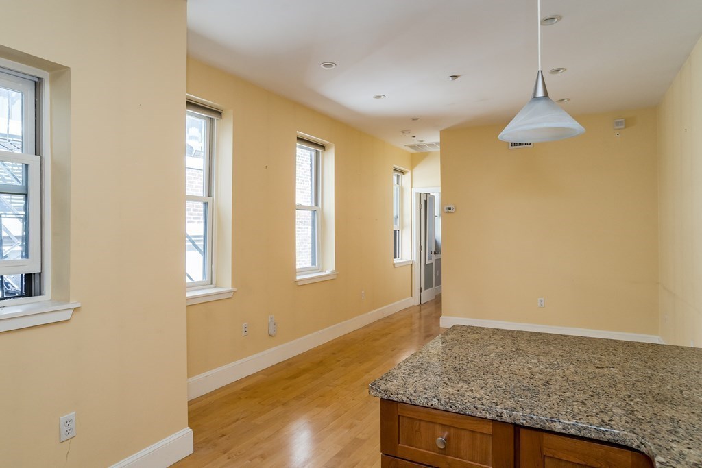 1 bed, 1 bath apartment for rent at 8 Garden Ct Unit 8, North End — photo 7 of 13