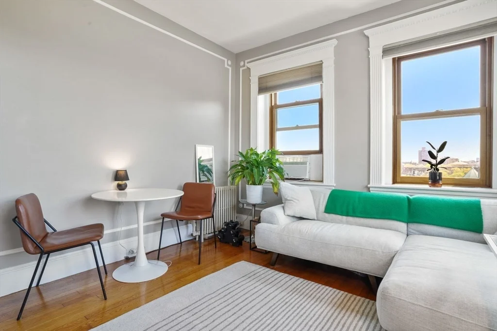 1 bed, 1 bath apartment for rent at 8 Garrison St Unit 0706, Back Bay — photo 3 of 14