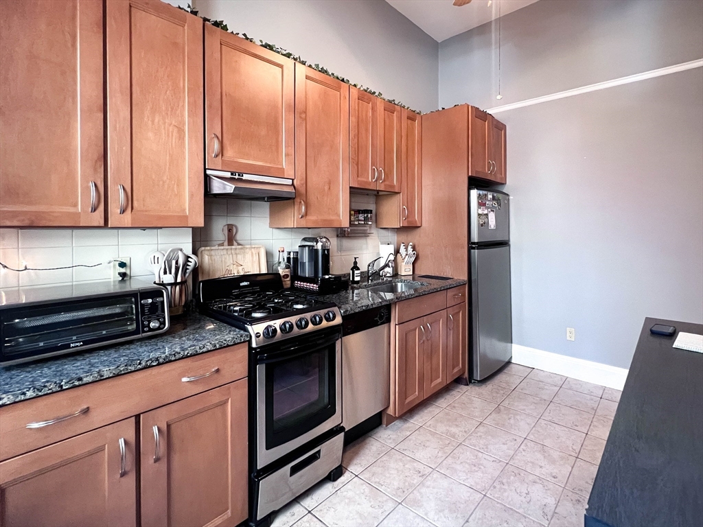1 bed, 1 bath apartment for rent at 8 Garrison St Unit 111, Back Bay — photo 11 of 12
