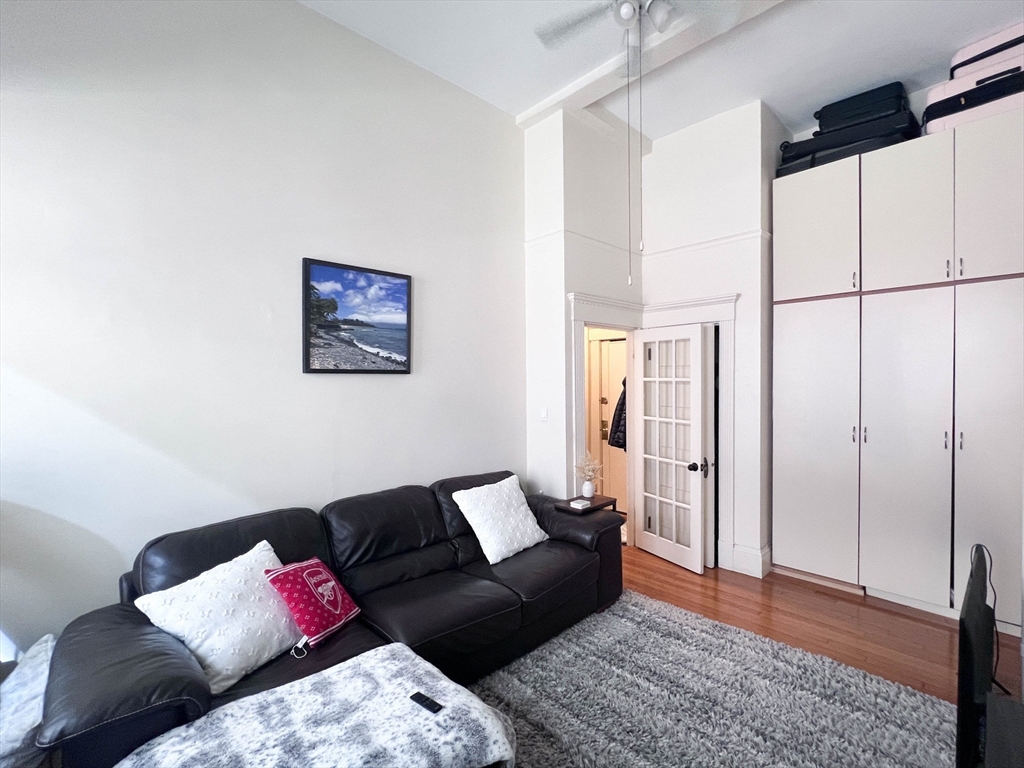 1 bed, 1 bath apartment for rent at 8 Garrison St Unit 111, Back Bay — photo 3 of 12