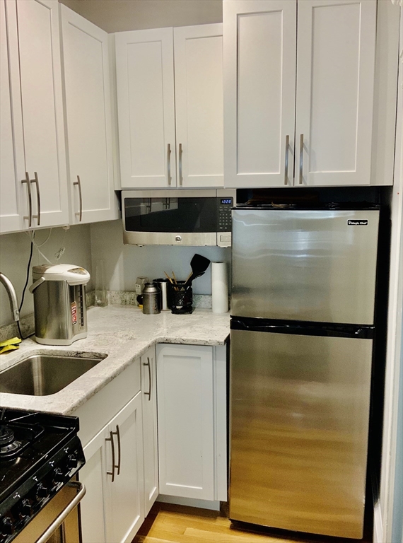 Studio bed, 1 bath apartment for rent at 8 Garrison St Unit 203, Back Bay — photo 4 of 16