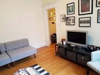 1 bed, 1 bath apartment for rent at 8 Garrison St Unit 302, Back Bay — photo 4 of 10