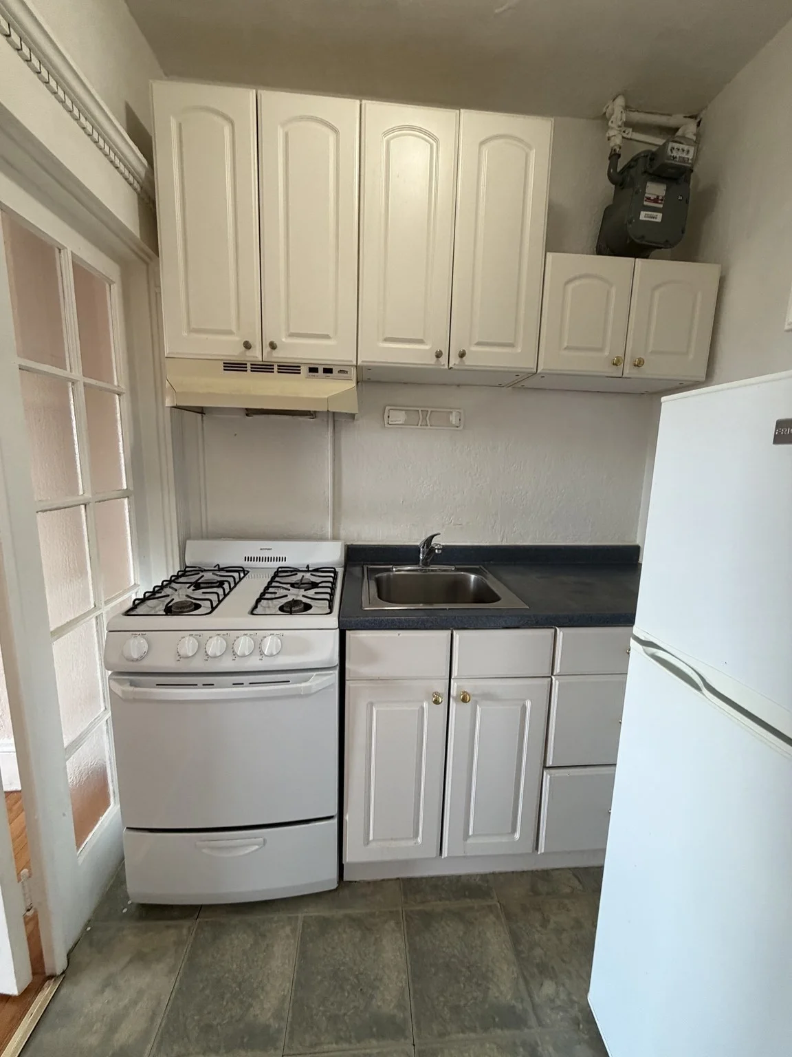 Studio bed, 1 bath apartment for rent at 8 Garrison St Unit 604, Back Bay — photo 3 of 7