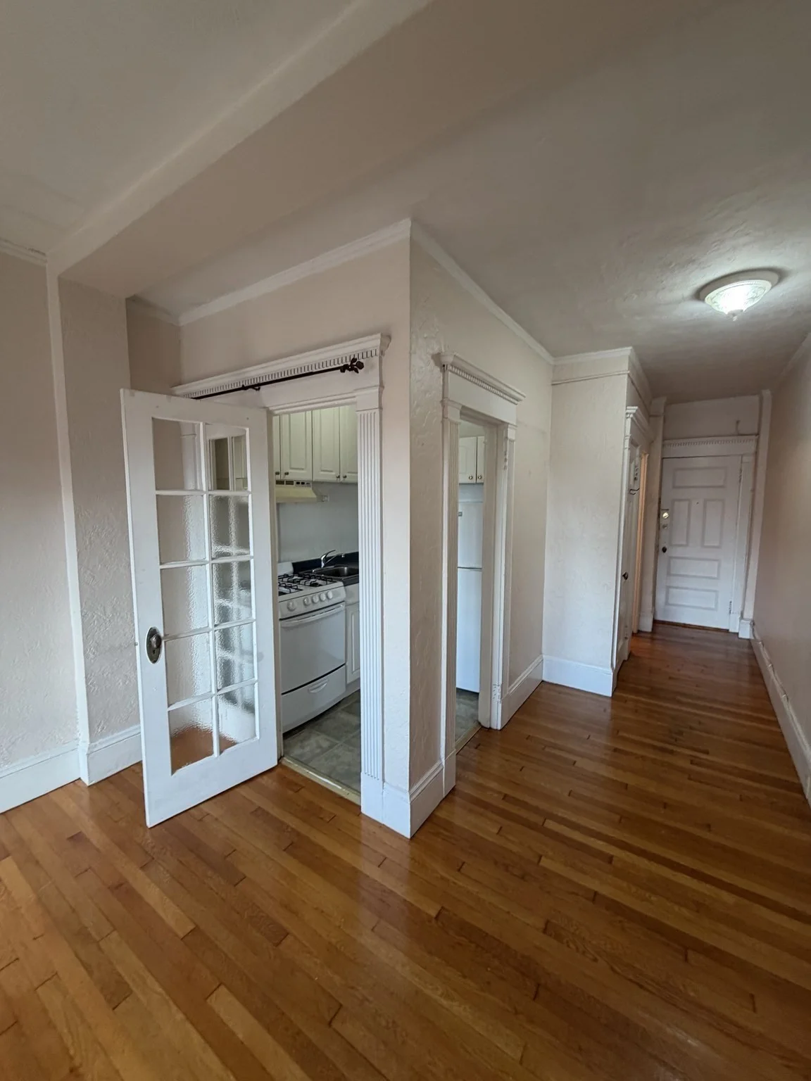 Studio bed, 1 bath apartment for rent at 8 Garrison St Unit 604, Back Bay — photo 2 of 7