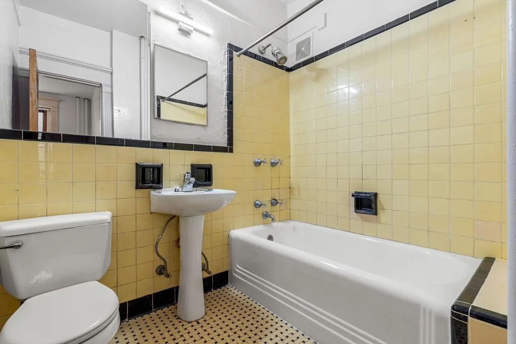 1 bed, 1 bath apartment for rent at 8 Garrison St Unit 608, Back Bay — photo 11 of 13