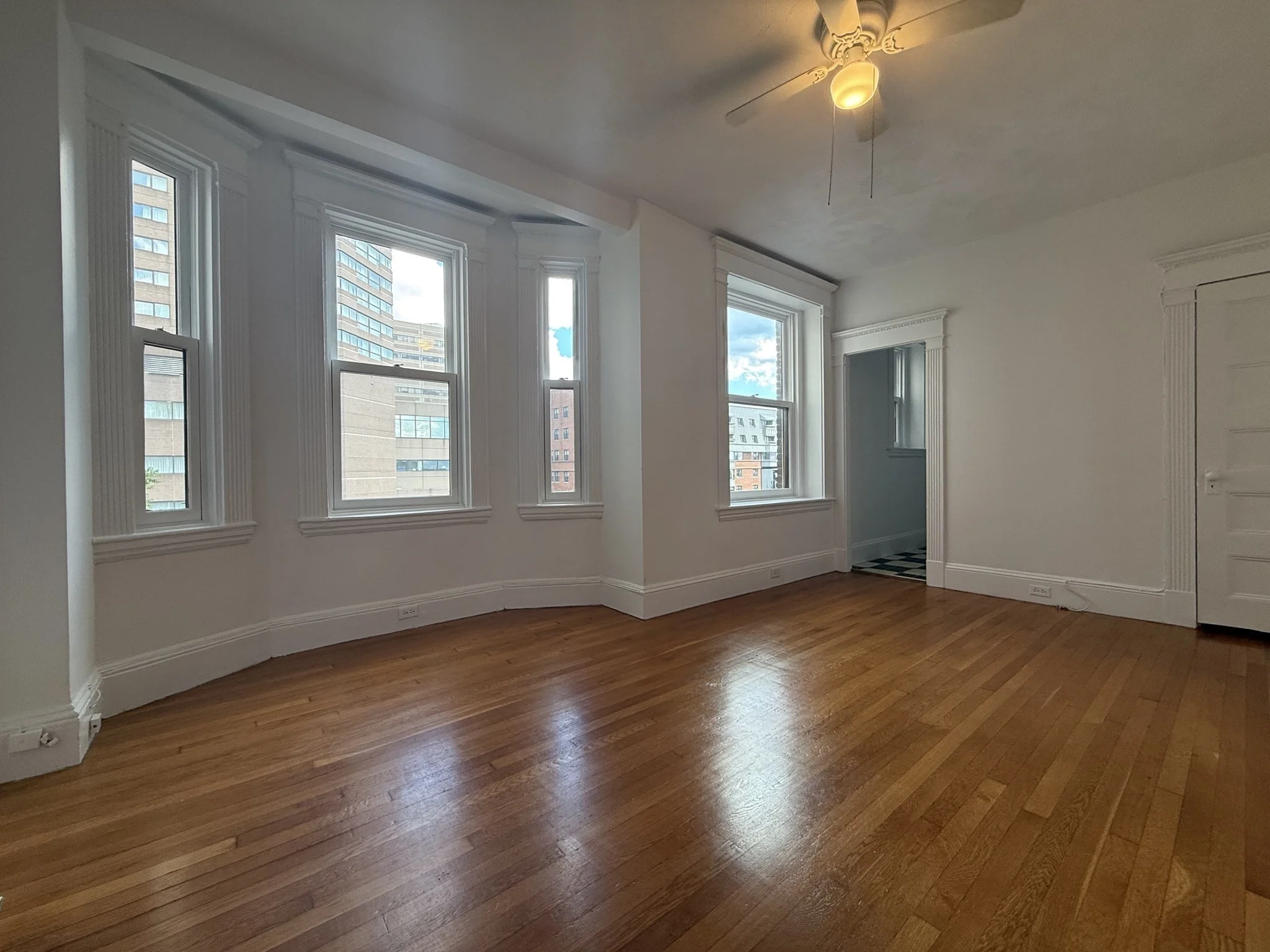 Studio bed, 1 bath apartment for rent at 8 Garrison St Unit 610, Back Bay — photo 1 of 8