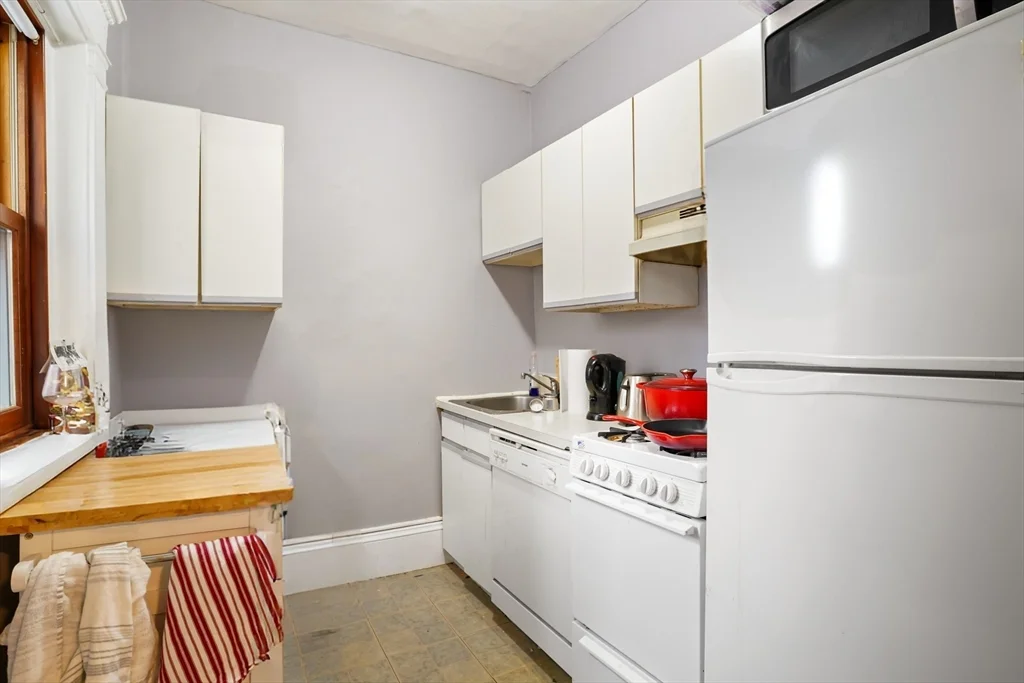 1 bed, 1 bath apartment for rent at 8 Garrison St Unit 710, Back Bay — photo 3 of 6