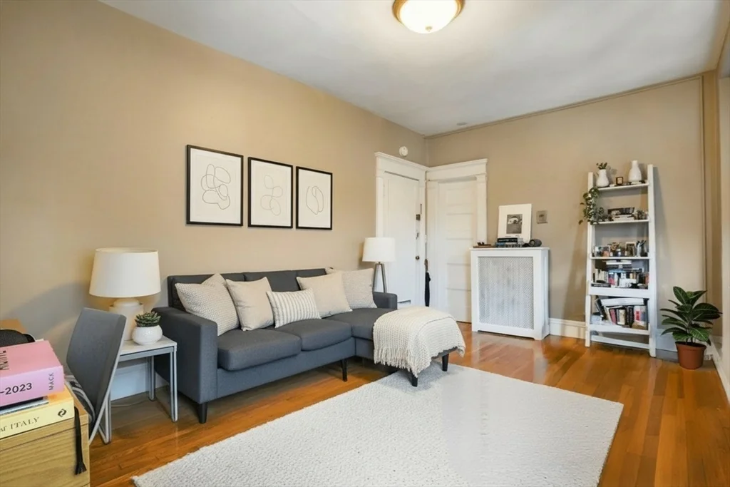 1 bed, 1 bath apartment for rent at 8 Garrison St Unit 710, Back Bay — photo 1 of 6