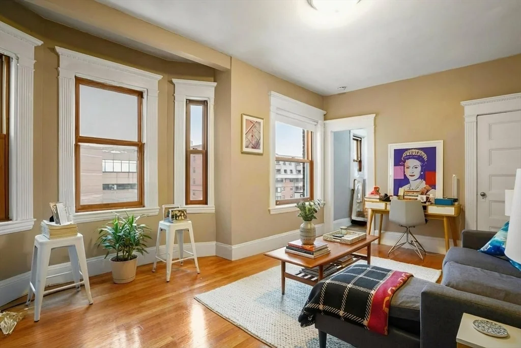 1 bed, 1 bath apartment for rent at 8 Garrison St Unit 710, Back Bay — photo 2 of 6