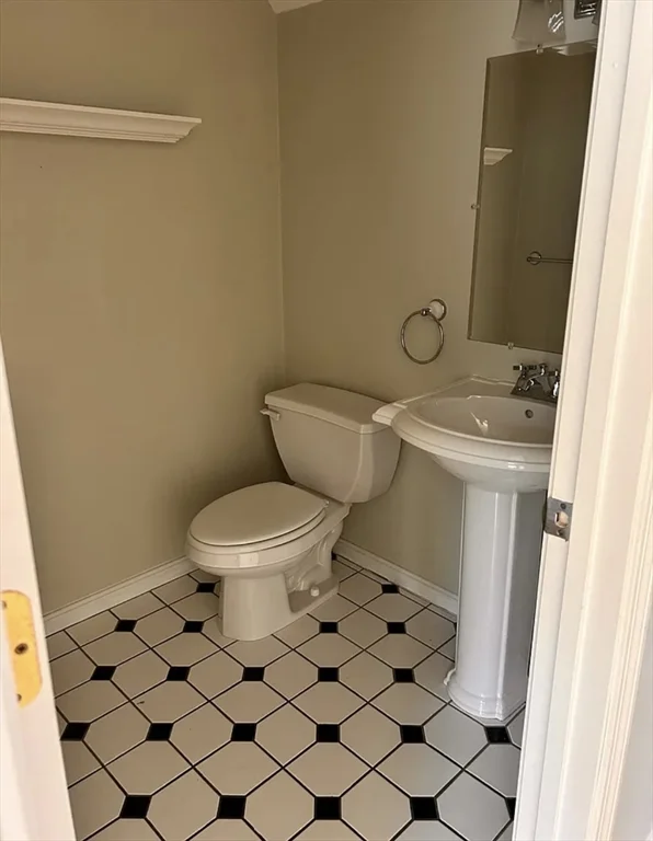 3 bed, 2 bath apartment for rent at 8 Gates Rd Unit B, Worcester — photo 15 of 25