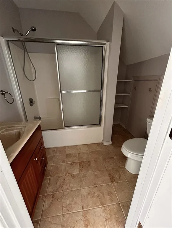 3 bed, 2 bath apartment for rent at 8 Gates Rd Unit B, Worcester — photo 18 of 25