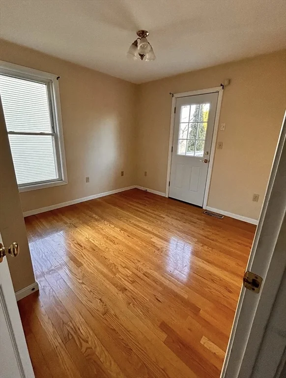 3 bed, 2 bath apartment for rent at 8 Gates Rd Unit B, Worcester — photo 5 of 25