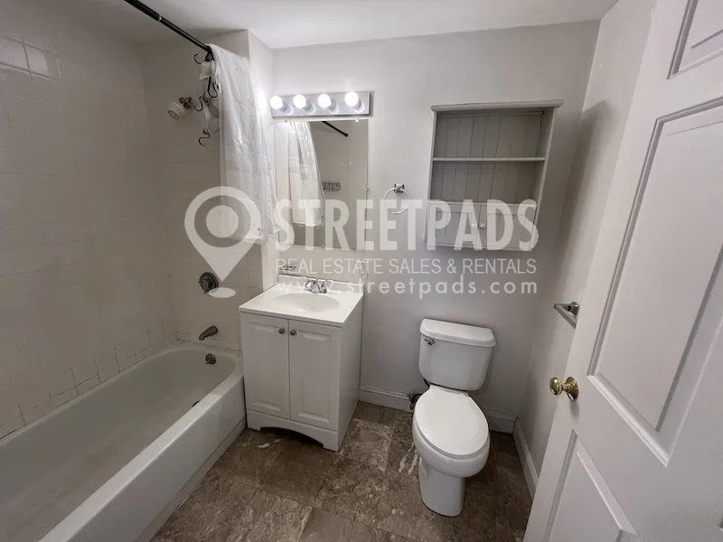 2 bed, 1.5 bath apartment for rent at 8 Glencoe St Unit 1, Oak Square — photo 13 of 24