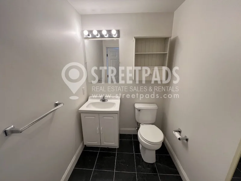 2 bed, 1.5 bath apartment for rent at 8 Glencoe St Unit 1, Oak Square — photo 21 of 24
