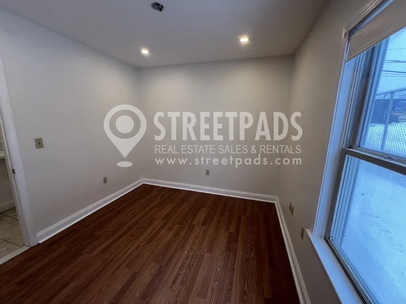 2 bed, 1.5 bath apartment for rent at 8 Glencoe St Unit 1, Oak Square — photo 12 of 24