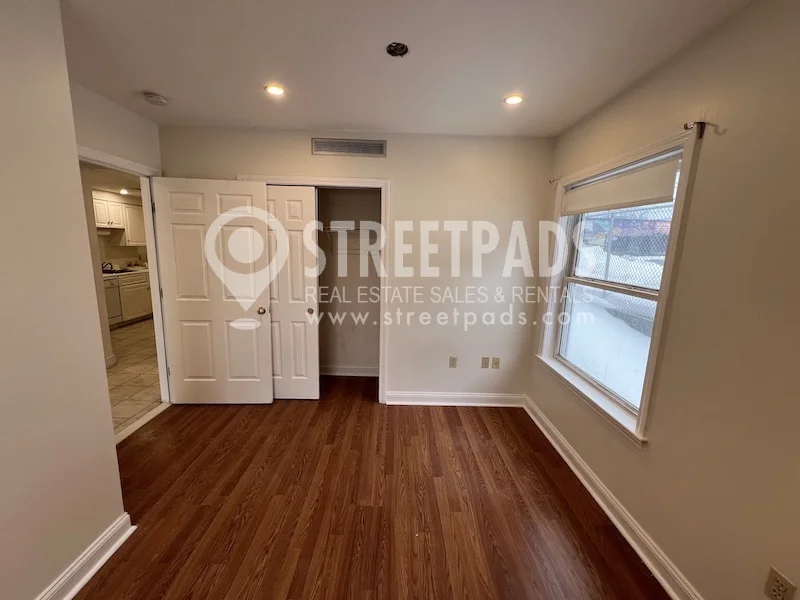 2 bed, 1.5 bath apartment for rent at 8 Glencoe St Unit 1, Oak Square — photo 19 of 24