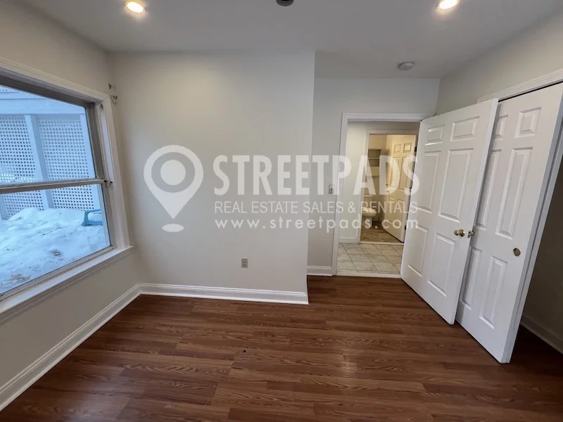 2 bed, 1.5 bath apartment for rent at 8 Glencoe St Unit 1, Oak Square — photo 20 of 24