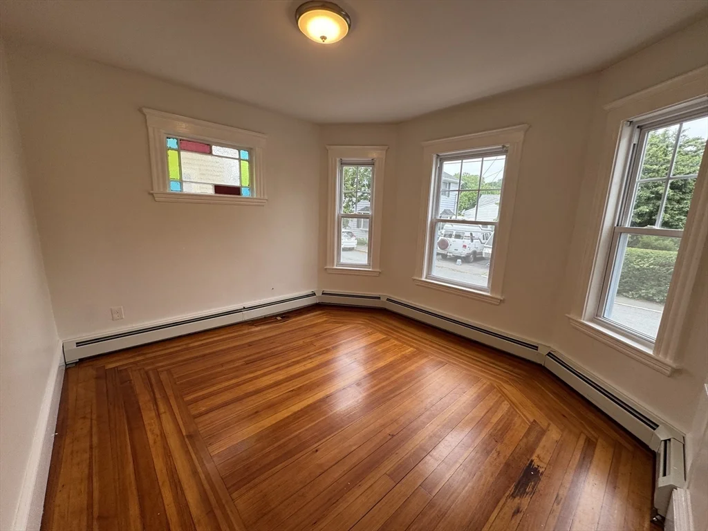 3 bed, 1 bath apartment for rent at 8 Glendale St Unit 1R, Glenwood — photo 10 of 13