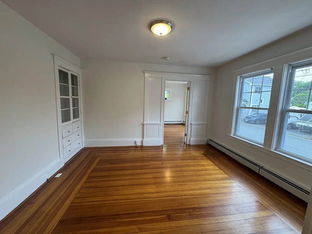 3 bed, 1 bath apartment for rent at 8 Glendale St Unit 1R, Glenwood — photo 7 of 13