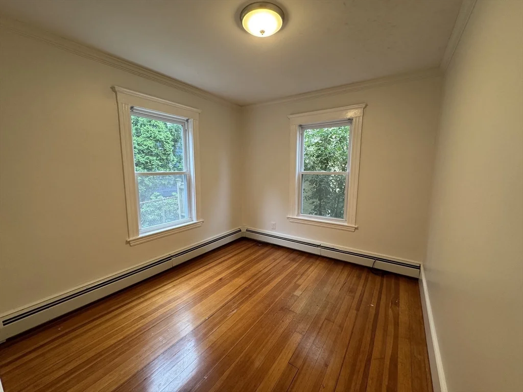 3 bed, 1 bath apartment for rent at 8 Glendale St Unit 1R, Glenwood — photo 11 of 13