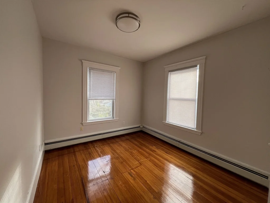 3 bed, 1 bath apartment for rent at 8 Glendale St Unit U, Salem — photo 8 of 11