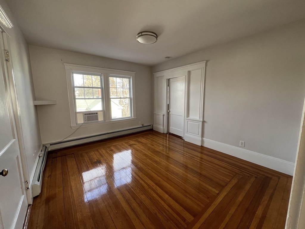3 bed, 1 bath apartment for rent at 8 Glendale Unit 2, Salem — photo 4 of 11