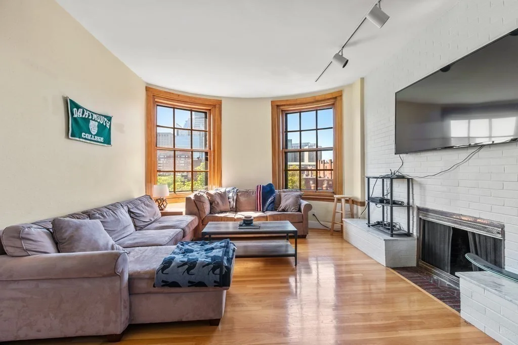 2 bed, 2 bath apartment for rent at 8 Gloucester St Unit 12A, Back Bay — photo 5 of 11