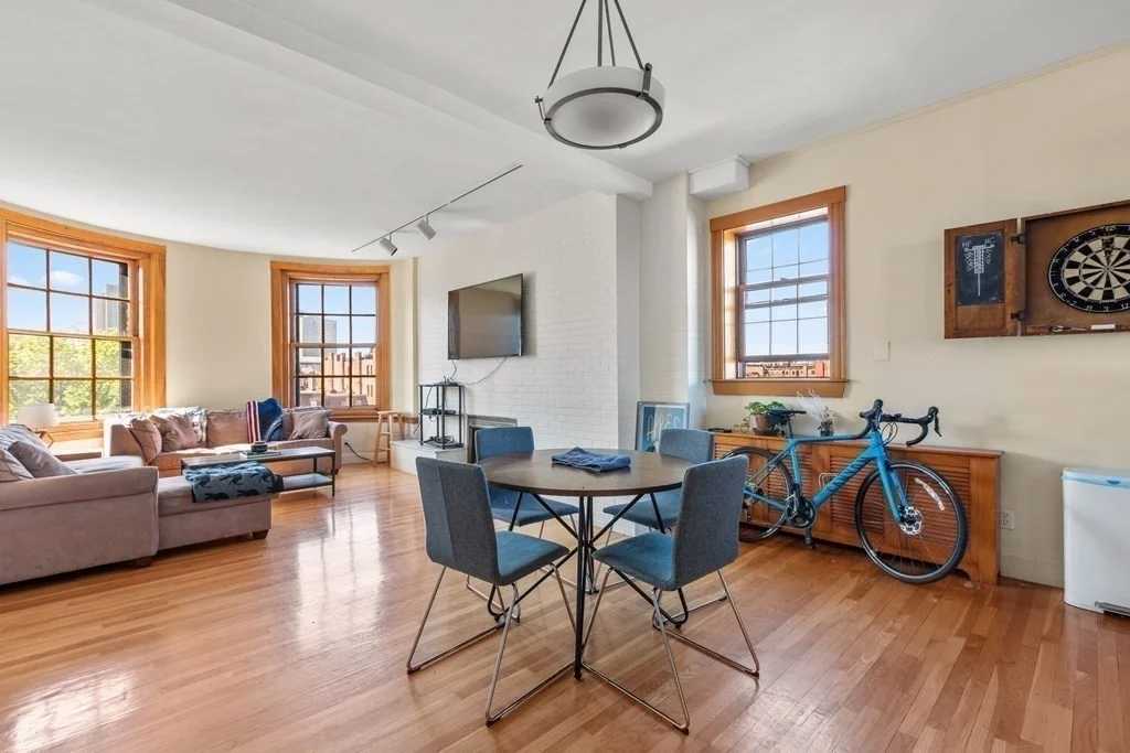 2 bed, 2 bath apartment for rent at 8 Gloucester St Unit 12A, Back Bay — photo 4 of 11