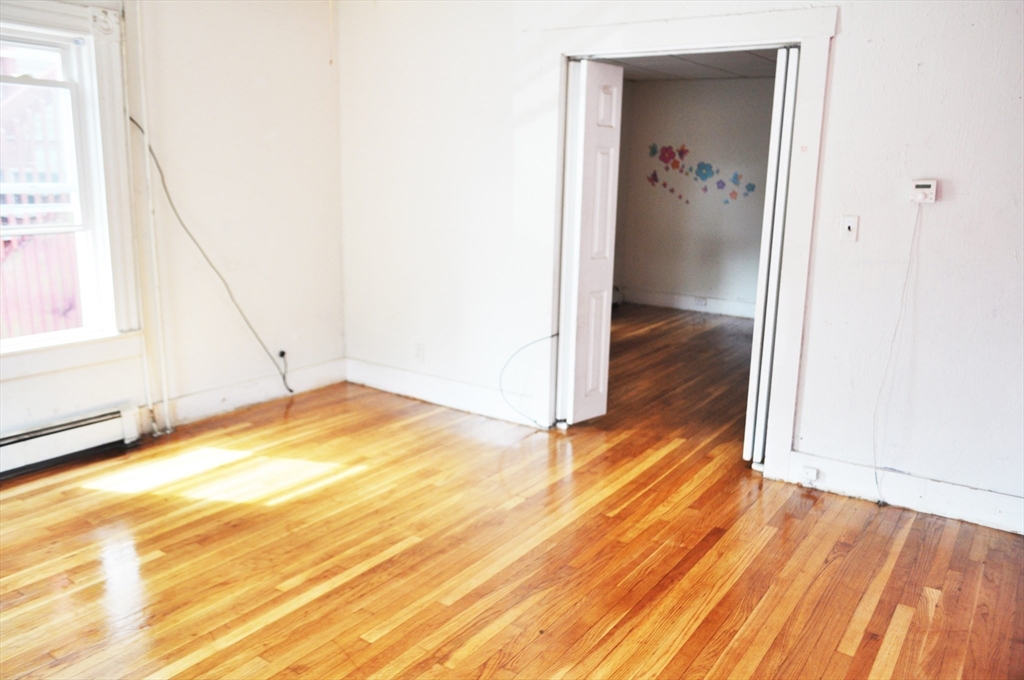 1 bed, 1 bath apartment for rent at 8 Grant St Unit 1, Marlborough — photo 1 of 8