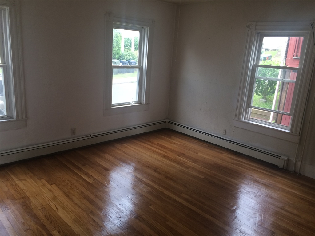 1 bed, 1 bath apartment for rent at 8 Grant St Unit 1, Marlborough — photo 5 of 8