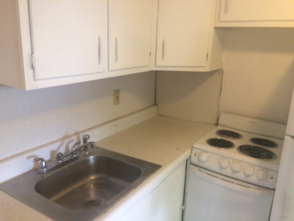 1 bed, 1 bath apartment for rent at 8 Grant St Unit 1, Marlborough — photo 7 of 8