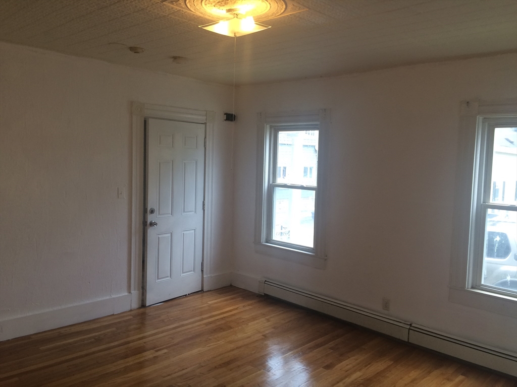 1 bed, 1 bath apartment for rent at 8 Grant St Unit 1, Marlborough — photo 6 of 8