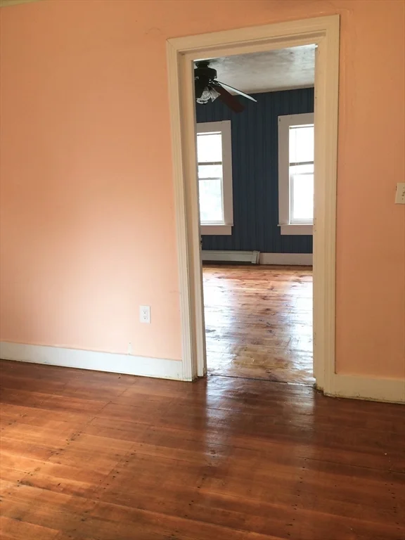 4 bed, 1 bath apartment for rent at 8 Grant Unit 3, Marlborough — photo 4 of 9