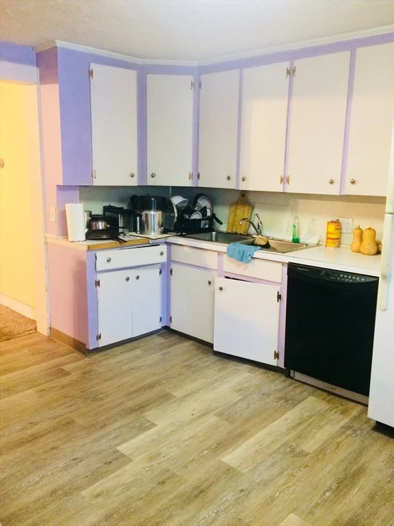 4 bed, 1 bath apartment for rent at 8 Grant Unit 3, Marlborough — photo 9 of 9