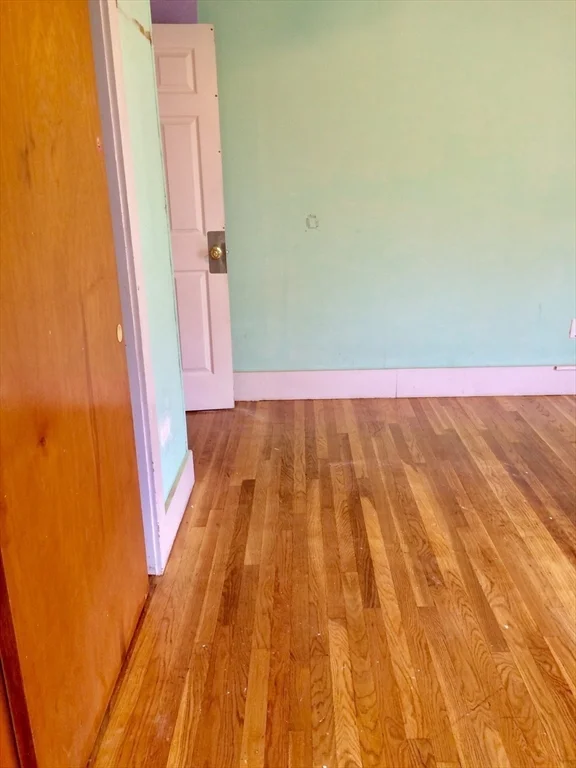 4 bed, 1 bath apartment for rent at 8 Grant Unit 3, Marlborough — photo 7 of 9